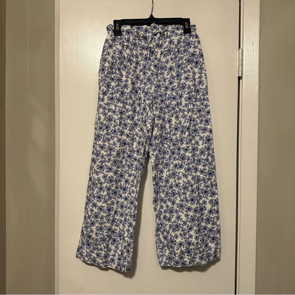 Zara Other - Zara girls blue floral wide leg pants paper bag waist size 13-14